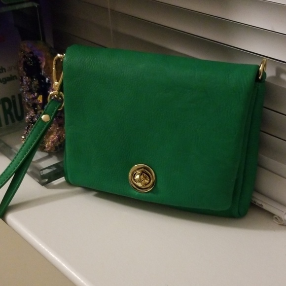 Handbags - 🍃🌺BUYONEGETONE $5 Green Shoulder Bag🌺🍃